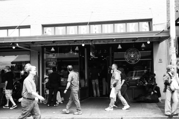 A primeira loja da Starbucks foi inaugurada em 1971, em Seattle 